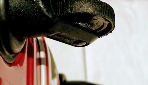 カタール航空。スーツケースのタイヤが壊れた